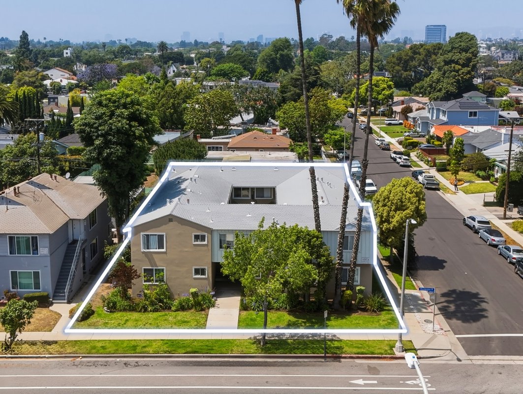 900 N Orange Grove Ave
